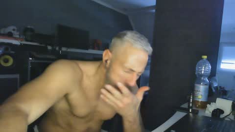 Chico que rico Caliente online show from January 10, 12:15 pm