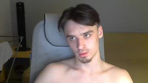 Snapshot of rufuspit chatting on December 5, 10:45 pm Rufus online show from December 5, 10:45 pm