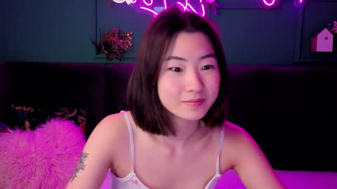 Snapshot of runi_asian chatting on June 6, 12:38 am Runi online show from June 6, 12:38 am