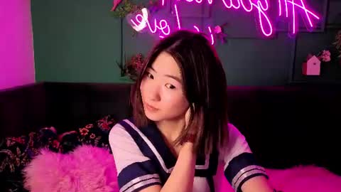 Snapshot of runi_asian chatting on June 14, 1:25 am Runi online show from June 14, 1:25 am
