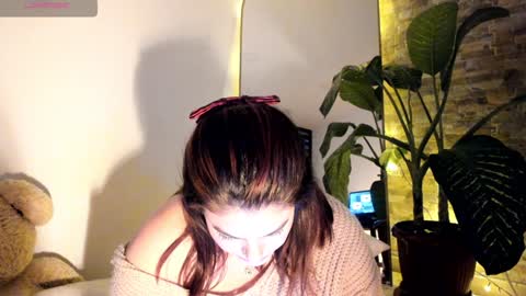 Snapshot of russcurley chatting on December 18, 10:57 pm Lorenn online show from December 18, 10:57 pm