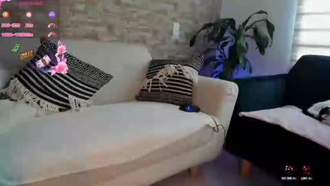 Snapshot of russcurley chatting on February 21, 9:11 pm Lorenn online show from February 21, 9:11 pm