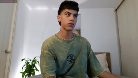  R U S S E L L  online show from March 27, 3:23 am