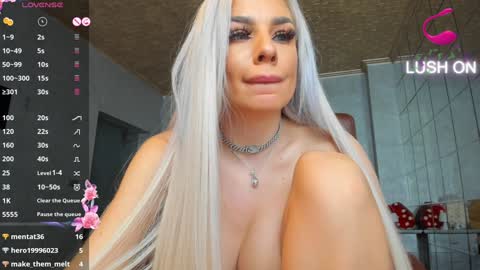 Snapshot of russian_ava chatting on December 11, 11:43 pm Ava online show from December 11, 11:43 pm