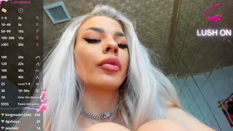 Snapshot of russian_ava chatting on December 19, 11:57 pm Ava online show from December 19, 11:57 pm