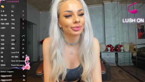 Snapshot of russian_ava chatting on December 23, 2:56 am Ava online show from December 23, 2:56 am
