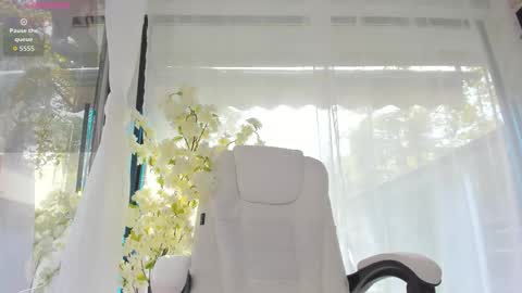 Snapshot of russian_ava chatting on October 15, 8:03 am Ava online show from October 15, 8:03 am