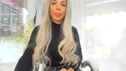 Ava online show from December 14, 8:20 am