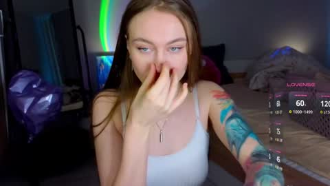 Snapshot of russian_sexy_girl5 chatting on January 7, 3:24 am Mary online show from January 7, 3:24 am