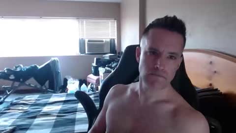 rustic_cuse_777 online show from March 25, 8:15 pm