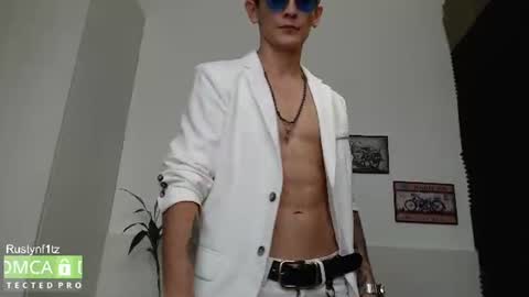 MillionDollarGuy online show from July 19, 3:32 am