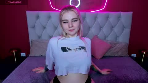 ruthbryant online show from January 17, 12:48 am