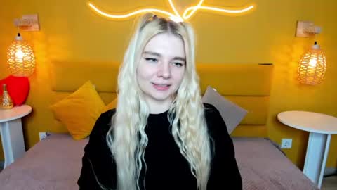 ruthbryant online show from June 15, 12:24 am
