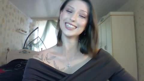 Snapshot of ruxashade chatting on October 17, 11:13 am ruxashade online show from October 17, 11:13 am