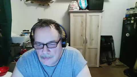 Snapshot of rwzar_0712 chatting on October 26, 11:53 pm rwzar_0712 online show from October 26, 11:53 pm