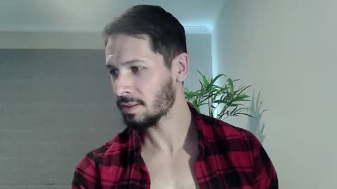 Snapshot of ryan_chatter chatting on March 20, 12:26 am Ryan online show from March 20, 12:26 am