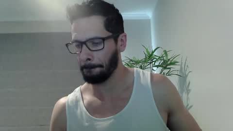 Snapshot of ryan_chatter chatting on March 27, 1:44 am Ryan online show from March 27, 1:44 am