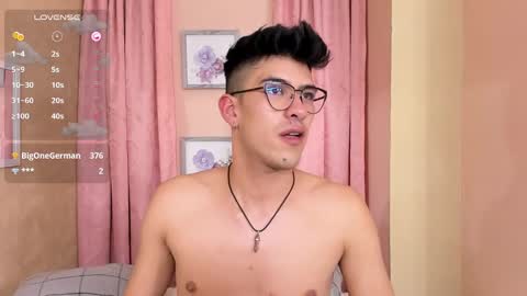 Snapshot of ryan_clark_ chatting on December 5, 12:41 am Ryan online show from December 5, 12:41 am