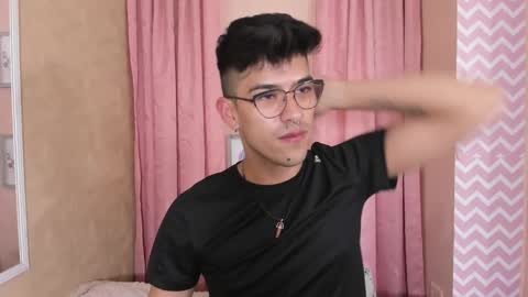 Snapshot of ryan_clark_ chatting on December 19, 12:34 am Ryan online show from December 19, 12:34 am