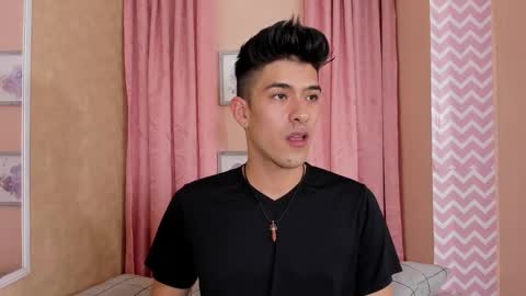 Snapshot of ryan_clark_ chatting on December 21, 6:02 pm Ryan online show from December 21, 6:02 pm