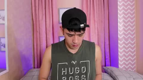 Snapshot of ryan_clark_ chatting on December 23, 10:23 pm Ryan online show from December 23, 10:23 pm