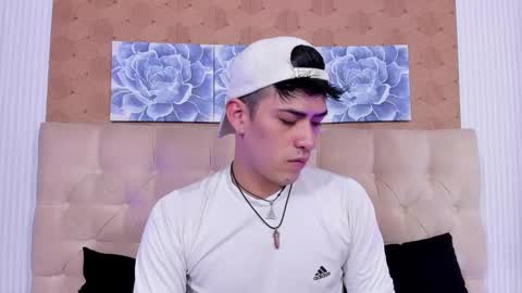 Snapshot of ryan_clark_ chatting on December 27, 8:07 pm Ryan online show from December 27, 8:07 pm