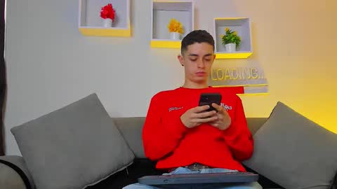 Snapshot of ryan_knightt chatting on March 18, 9:18 pm ryan_knightt online show from March 18, 9:18 pm