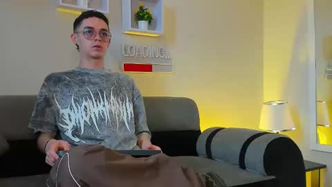 Snapshot of ryan_knightt chatting on March 31, 9:04 pm ryan_knightt online show from March 31, 9:04 pm