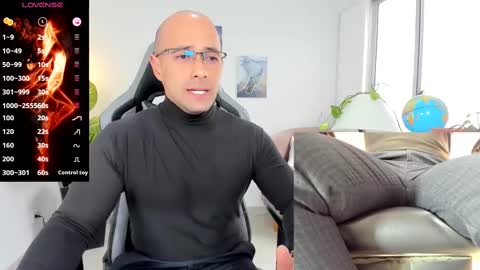 Snapshot of ryan_master_ chatting on December 18, 4:28 pm ryan_master_ online show from December 18, 4:28 pm