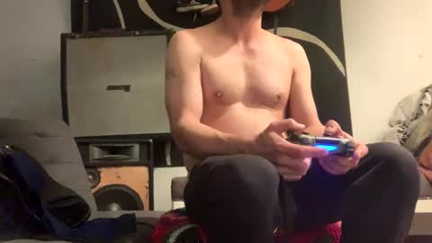 Snapshot of ryanbishops01 chatting on October 20, 4:18 pm Ryland online show from October 20, 4:18 pm