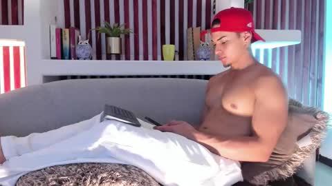 Ryan online show from October 21, 3:18 am