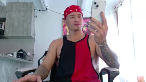 Snapshot of ryann_blue_ chatting on September 25, 7:39 pm Ryan Blue ig ryannblue online show from September 25, 7:39 pm