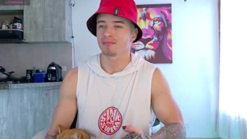 Snapshot of ryann_blue_ chatting on October 19, 5:46 pm Ryan Blue ig ryannblue online show from October 19, 5:46 pm