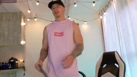 Snapshot of ryann_blue_ chatting on October 23, 7:34 pm Ryan Blue ig ryannblue online show from October 23, 7:34 pm