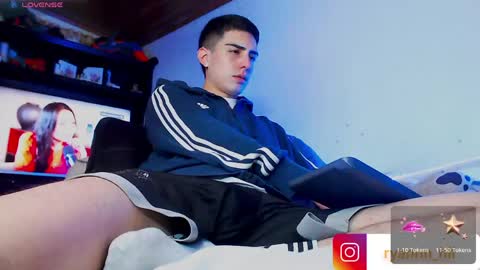Ryannhill  online show from April 29, 1:04 pm