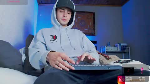 Ryannhill  online show from May 27, 10:18 pm