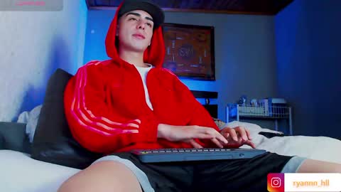 Ryannhill  online show from May 29, 10:57 am