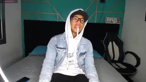 RyanPricee online show from December 19, 4:23 am