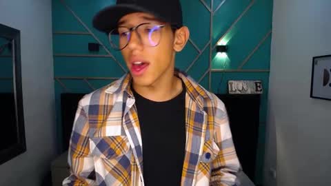 RyanPricee online show from December 24, 6:22 am
