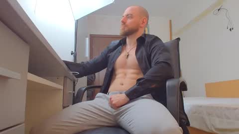 Ryanstone  online show from March 16, 5:44 am