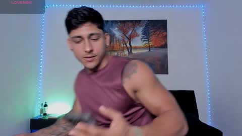 ryanwhite3 online show from February 9, 10:36 pm