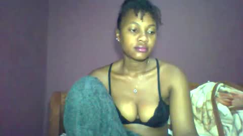 Snapshot of rycie chatting on November 19, 6:35 am Rycie online show from November 19, 6:35 am