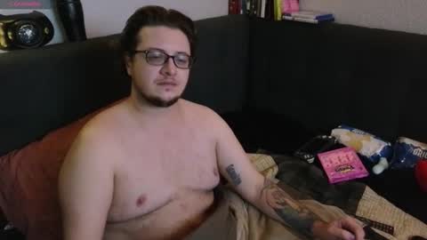 Snapshot of ryleyrainn chatting on March 30, 7:42 am Ryley Rainn online show from March 30, 7:42 am