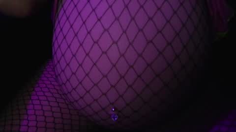Snapshot of rynn_x chatting on June 10, 6:34 am SINGLE WIDOWED MOM online show from June 10, 6:34 am