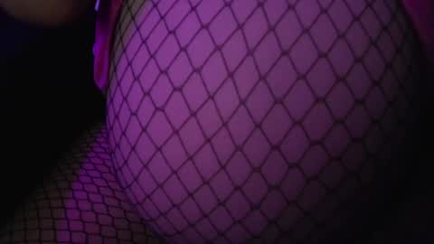 Snapshot of rynn_x chatting on June 12, 6:01 am SINGLE WIDOWED MOM online show from June 12, 6:01 am