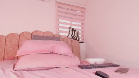 s_sofia_ online show from June 30, 7:15 pm