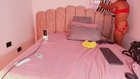 s_sofia_ online show from July 6, 7:16 pm