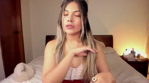Leslie Beltrn online show from June 9, 4:02 am