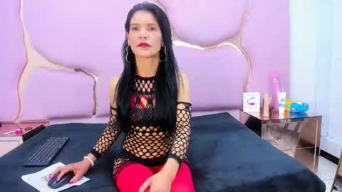 saamanthaortizz online show from September 17, 6:15 am