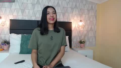 S a a r  a online show from September 14, 11:53 am